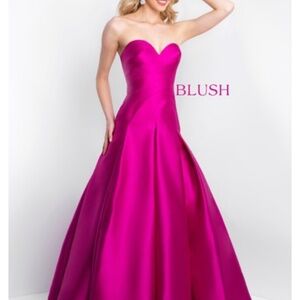 Size 0 - Ball Gown - (Brand) BLUSH - Strapless with Pockets